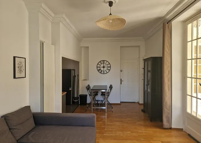 Beautiful And Bright 1St Floor Flat With Large Terrace - Biarritz City Center